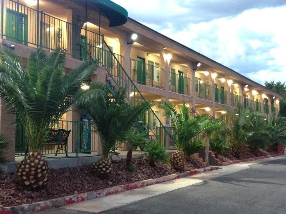 Crown Motel Las Vegas Exterior photo